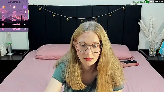 Snapshot of CatmintLush chatting on 14, 6, 2026 CatmintLush online show from 14, 6, 2026