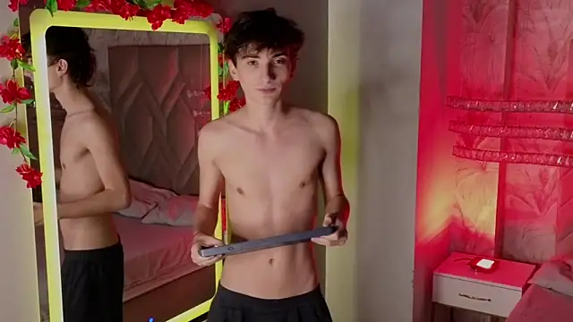 MaxHeat  online show from 4, 3, 2025