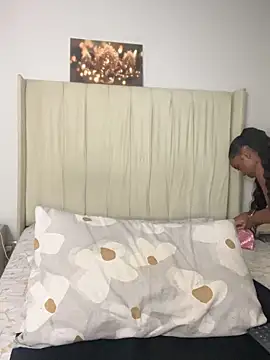 BhadBhad Kitty online show from 27, 10, 2025