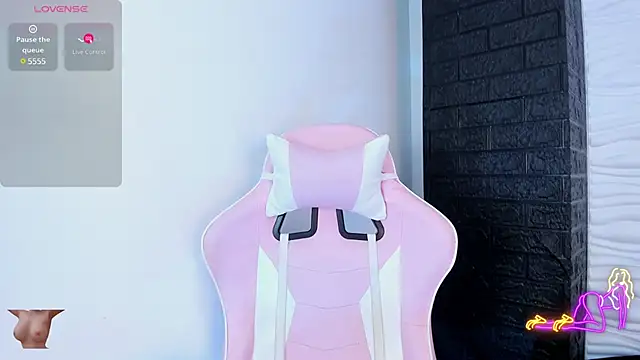 Bella reaset18 online show from 5, 12, 2024