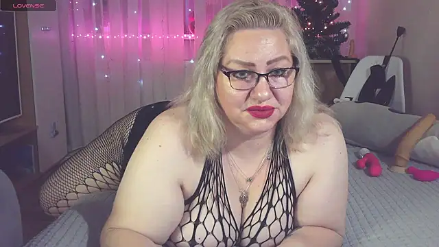 Snapshot of AngelinaGlam chatting on 26, 12, 2024 AngelinaGlam online show from 26, 12, 2024