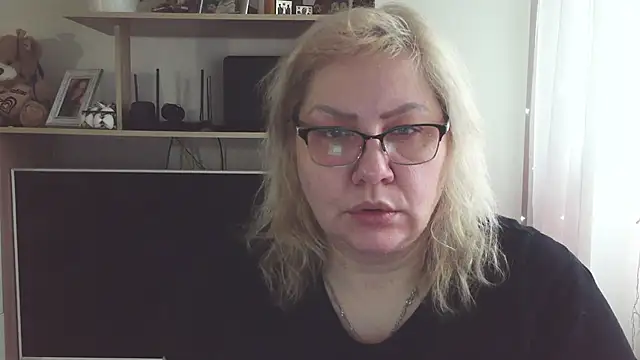 Snapshot of AngelinaGlam chatting on 10, 1, 2025 AngelinaGlam online show from 10, 1, 2025