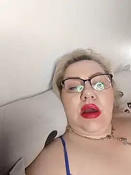 Snapshot of AngelinaGlam chatting on 25, 1, 2025 AngelinaGlam online show from 25, 1, 2025