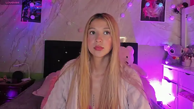Snapshot of ariana_rosse__ chatting on 2, 10, 2025 ariana rosse   online show from 2, 10, 2025