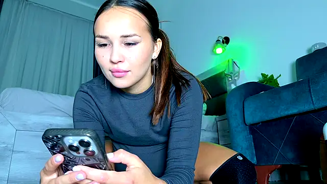 Snapshot of Brenda_M00n chatting on 25, 10, 2025 Brenda M00n online show from 25, 10, 2025
