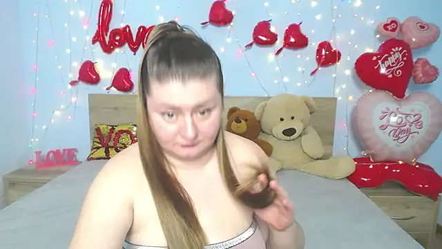 ZannaDreil online show from 2, 2, 2025