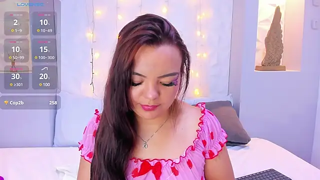 EmilyRouss  online show from 14, 3, 2025