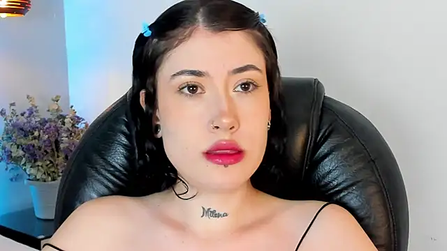melody suarez online show from 19, 12, 2024