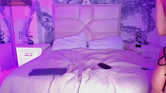Snapshot of AriannaRouxx chatting on 22, 1, 2025 AriannaRouxx online show from 22, 1, 2025