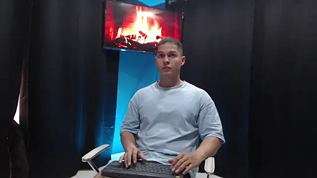 Snapshot of dominick_crawford01 chatting on 27, 2, 2025 dominick crawford01 online show from 27, 2, 2025