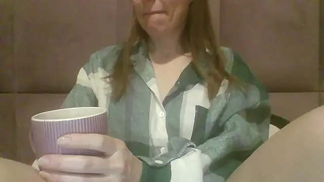 Snapshot of Sladkiegubki chatting on 26, 2, 2025 Sladkiegubki online show from 26, 2, 2025