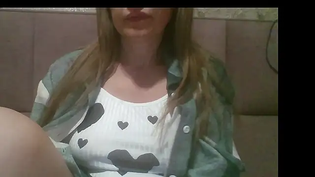 Snapshot of Sladkiegubki chatting on 24, 9, 2025 Sladkiegubki online show from 24, 9, 2025