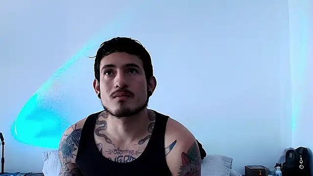 anika lowen02 online show from 22, 1, 2025