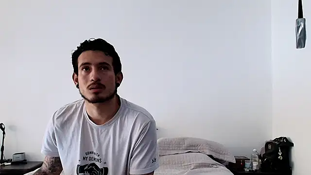 anika lowen02 online show from 24, 1, 2025