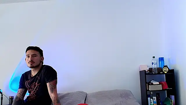 anika lowen02 online show from 17, 3, 2025