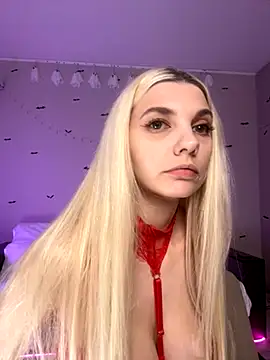 LoveLuna  online show from 23, 10, 2025