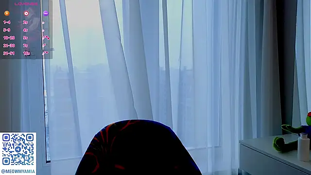 Snapshot of EvelyynLopez chatting on 27, 1, 2025 EvelyynLopez online show from 27, 1, 2025