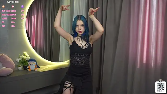 Snapshot of EvelyynLopez chatting on 7, 3, 2025 EvelyynLopez online show from 7, 3, 2025