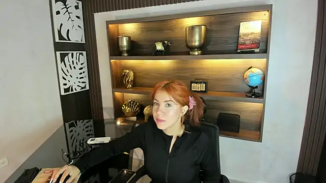 Snapshot of MelaniieRoux chatting on 10, 4, 2026 MelaniieRoux online show from 10, 4, 2026