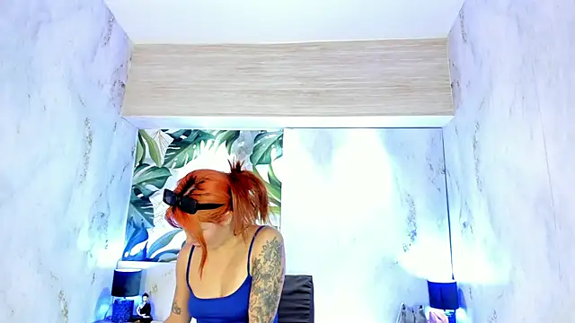 Snapshot of MelaniieRoux chatting on 5, 5, 2026 MelaniieRoux online show from 5, 5, 2026