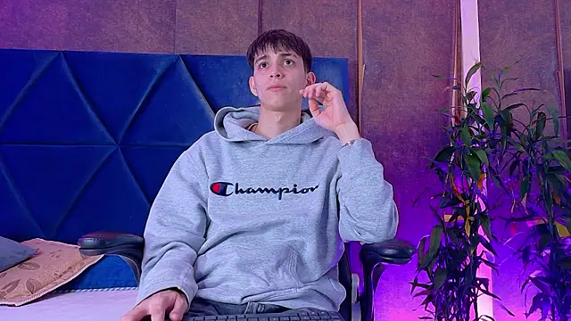 Lion Foster01 online show from 3, 2, 2026