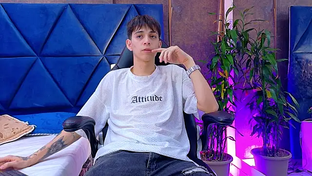 Lion Foster01 online show from 4, 2, 2026