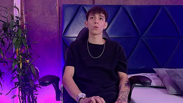 Lion Foster01 online show from 10, 2, 2026