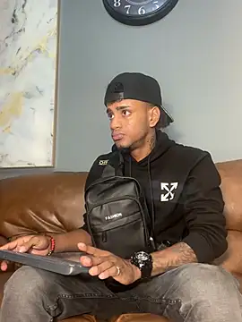Snapshot of AaronCruz_ chatting on 29, 12, 2024 AaronCruz  online show from 29, 12, 2024