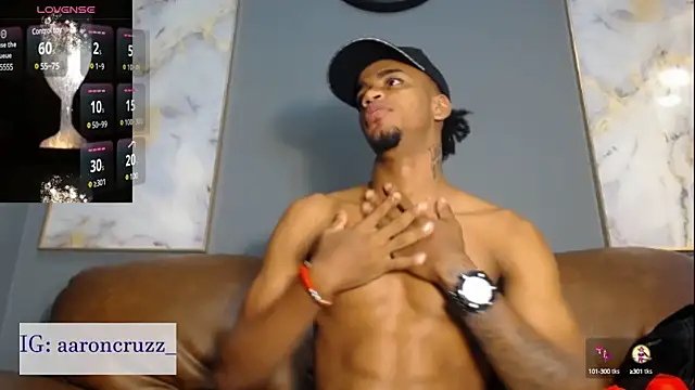 Snapshot of AaronCruz_ chatting on 9, 1, 2025 AaronCruz  online show from 9, 1, 2025
