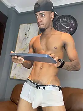 Snapshot of AaronCruz_ chatting on 27, 1, 2025 AaronCruz  online show from 27, 1, 2025