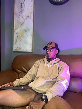 Snapshot of AaronCruz_ chatting on 1, 2, 2025 AaronCruz  online show from 1, 2, 2025
