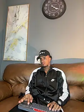 Snapshot of AaronCruz_ chatting on 6, 2, 2025 AaronCruz  online show from 6, 2, 2025