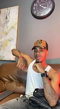 Snapshot of AaronCruz_ chatting on 13, 2, 2025 AaronCruz  online show from 13, 2, 2025