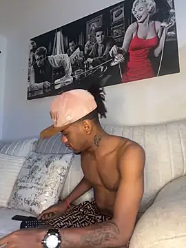 Snapshot of AaronCruz_ chatting on 14, 2, 2025 AaronCruz  online show from 14, 2, 2025