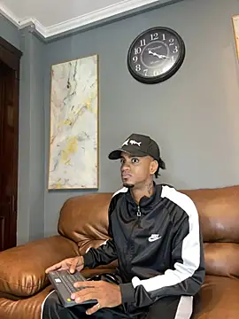 Snapshot of AaronCruz_ chatting on 15, 2, 2025 AaronCruz  online show from 15, 2, 2025