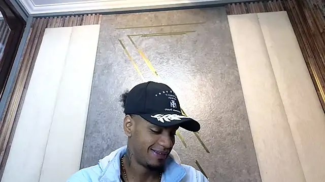 Snapshot of AaronCruz_ chatting on 25, 2, 2025 AaronCruz  online show from 25, 2, 2025