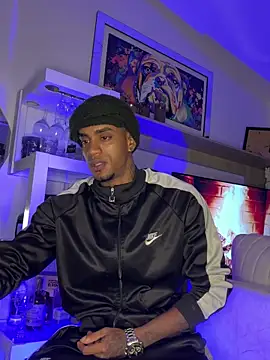 Snapshot of AaronCruz_ chatting on 9, 10, 2025 AaronCruz  online show from 9, 10, 2025