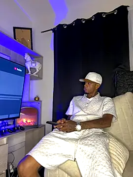Snapshot of AaronCruz_ chatting on 23, 10, 2025 AaronCruz  online show from 23, 10, 2025