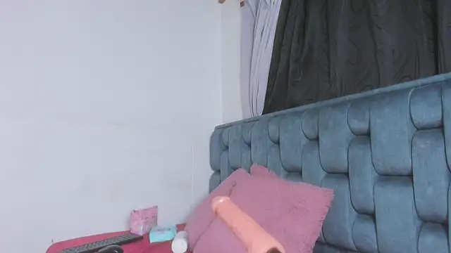 Roxy-Smith online show from 4, 2, 2026