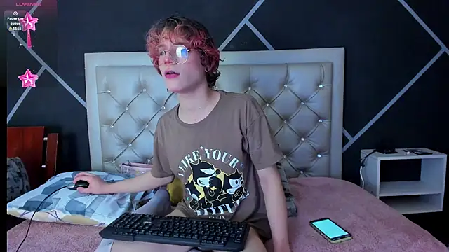 Snapshot of Max_lover1 chatting on 4, 1, 2025 Max lover1 online show from 4, 1, 2025