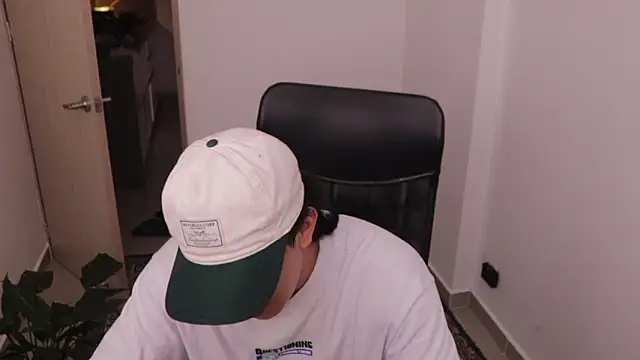 Snapshot of Tony_Hoffa chatting on 12, 2, 2026 Tony Hoffa online show from 12, 2, 2026