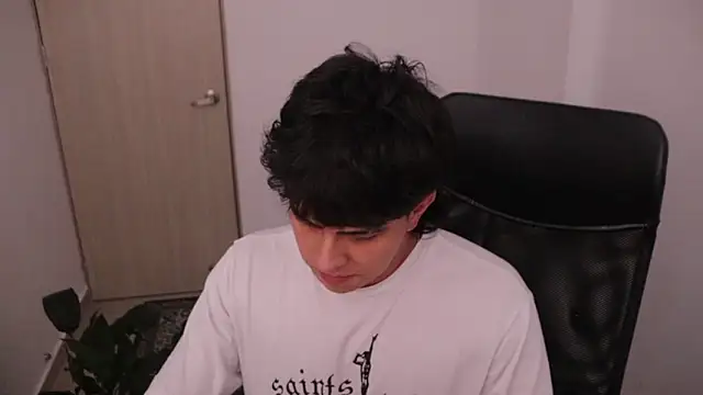 Snapshot of Tony_Hoffa chatting on 1, 3, 2026 Tony Hoffa online show from 1, 3, 2026