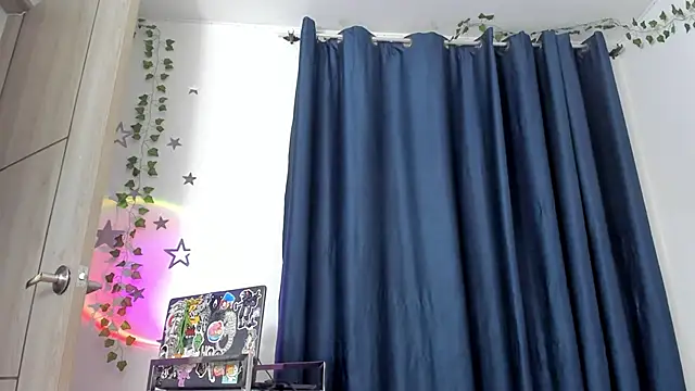 Snapshot of AlyRoses chatting on 12, 1, 2025 AlyRoses online show from 12, 1, 2025