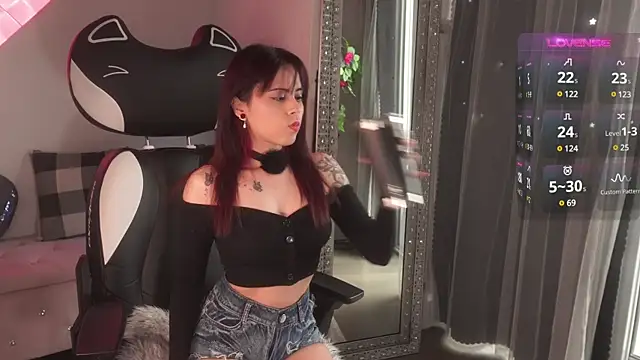 Snapshot of Mysticxkitty chatting on 3, 2, 2025 Mysticxkitty online show from 3, 2, 2025