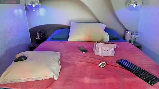 LottiCarter online show from 4, 4, 2026