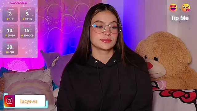 LucyEvans  online show from 6, 2, 2026