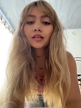 Snapshot of amanda-medrano1 chatting on 4, 3, 2026 amanda-medrano1 online show from 4, 3, 2026