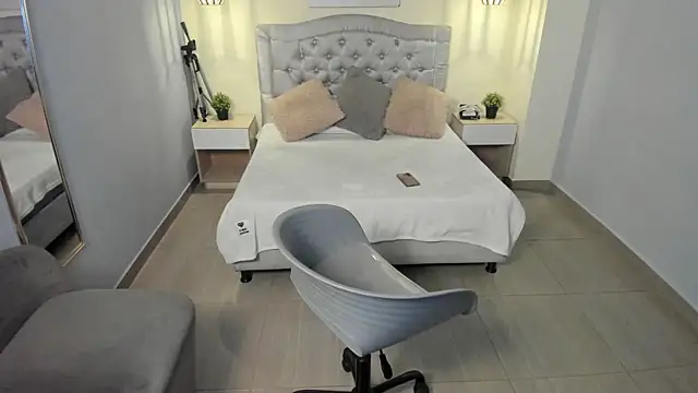 Snapshot of escarleth__ chatting on 17, 10, 2025 escarleth   online show from 17, 10, 2025