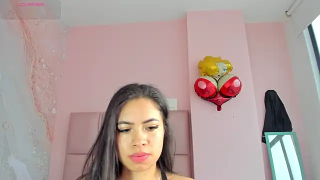 soyzarahtorres online show from 31, 10, 2025