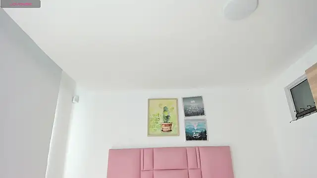 soyzarahtorres online show from 5, 2, 2026